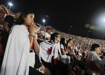 Brasilerão nem acabou e São Paulo define saída de meio-campista com salário de gênio