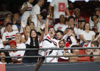 Brasilerão nem acabou e São Paulo define saída de meio-campista com salário de gênio