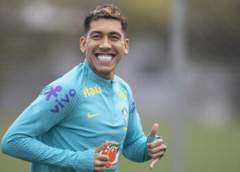 Confirmado por ele mesmo: Firmino é do Corinthians