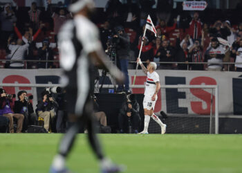 Hernán Crespo está pulando de alegria enquanto Dorival Jr chora de tristeza com essa notícia