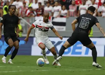Corinthians não quis ficar e São Paulo aceitou assinar