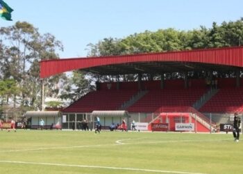 Centroavante com faro de gol é flagrado treinando no CT do São Paulo