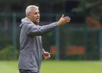 Hernán Crespo pode colocar ponto final em história no São Paulo antes do Brasileiro acabar