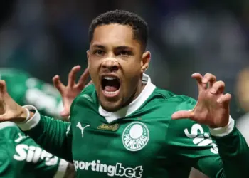 Vitor Roque fala demais e antecipa que vai deixar o Palmeiras