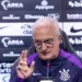 Enquanto Crespo recebe R$ 1 milhão por mês no São Paulo, Dorival ganha bem mais no Corinthians
