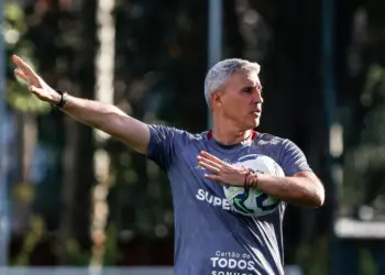 Atacante deixa tudo no São Paulo e Crespo agora tem mais um problema para resolver