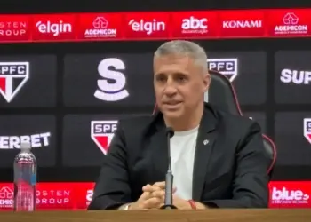 Crespo encontra atacante de beirada e São Paulo já tem reforço confirmado para 2026