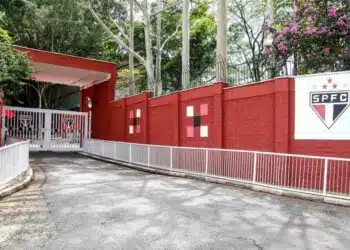 Ídolo do São Paulo tentou voltar, mas não passou da porta do CT