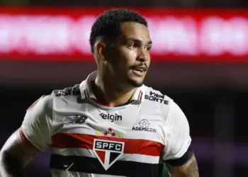 São Paulo contratou reforço para fazer dupla com Luciano