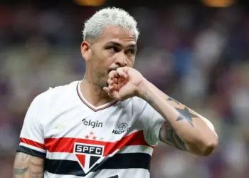 Diniz gera influência e Luciano é nomeado novo reforço do Vasco