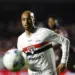 Lucas Moura é avisado e deve defender clube fora de São Paulo