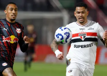 São Paulo acredita em segunda chance e pode contratar atacante problemático